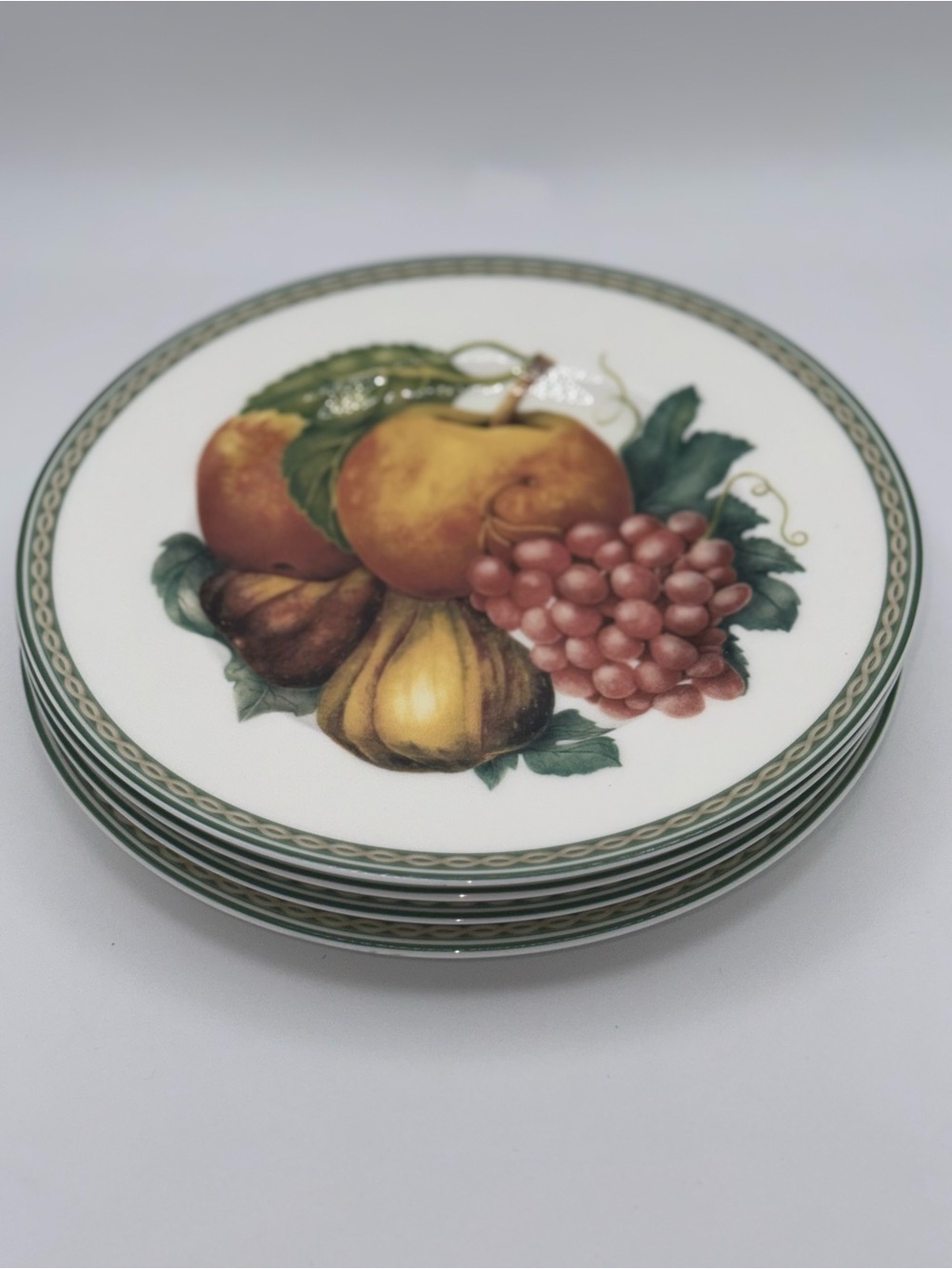 Fitz & Floyd Belle Classique Classic Fruit Pattern Ceramic plates -4 set
